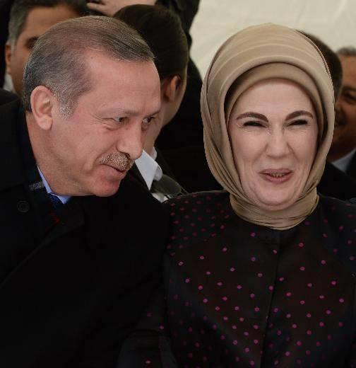 <br>EMNE ERDOAN </br>  Trkiye`nin 12. Cumhurbakan Recep Tayyip Erdoan`n ei Emine Erdoan, Trkiye`nin yeni 12. first lady`si olarak ankaya Kk'ne ev sahibelii yapmaya hazrlanyor.