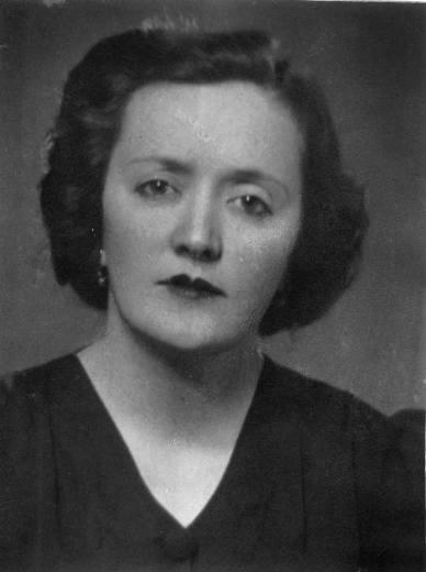 <br>ATIFET SUNAY</br>  28 Mart 1966 ile 28 Mart 1973 Tarihleri arasnda Cumhurbakanl yapan Cevdet Sunay`n ei Atfet Sunay, ankaya Kk'ne 7 yl boyunca ev sahibelii yapmt.