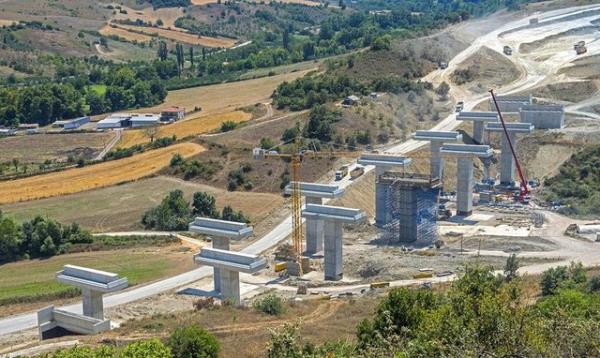 Otoyol tamamlandnda mesafe 140 kilometre ksalacak. Bylece 870 milyon TL tasarruf salanacak.