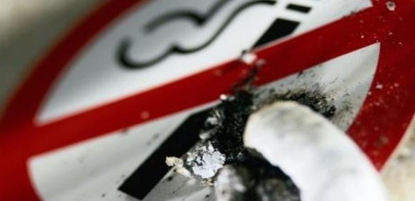 Sigara itiinizde, vcudunuzda serbest radikaller oluuyor ve bu ykc molekller DNA'nza zarar veriyor. e sigarann avantaj ve dezavantajlarn tartarak balayn. Sigara olmadan yaamaya aln. Israrc olursanz baarl olursunuz.