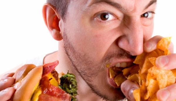 lenmi gdalar vcudunuz iin zararldr. Sadece kilo almanza yol amaz, cildiniz bile bu rnlere kar daha hassas olabilir. Un, eker, margarin gibi beyaz renkli gdalardan da kanmalsnz.