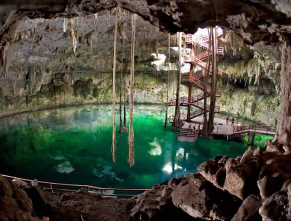 IK Kil Cenote, Chichen Itza- Meksika