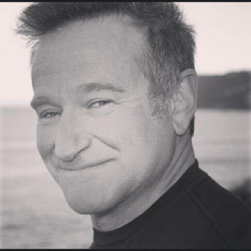 MERT YAVUZCAN Robin Williams yolun k olsun