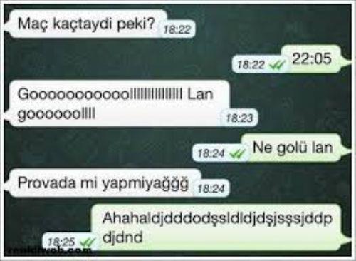 Whatsapp'n ynetiminin el deitirmesiyle birlikte Facebook 'un 19 milyar dolarlk harcamasnn karln alabilmek iin Whatsapp' cretli hale getireceini dnenler bunu frsata evirdi. Whatsapp'ta geliigzel kullanclara gnderilen mesajda 'Whatsapp cumartesi sabah cretli olacak. En az 10 kiiye bu mesaj gnderirsen logon mavi olacak ve cretsiz kullanmaya devam edebilirsin. Whatsapp 0.01 euro / mesaj olacak.' deniyor.