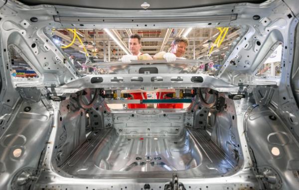 Otomobilin fabrikadan k serveni