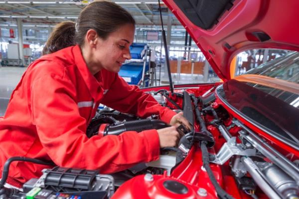 Otomobilin fabrikadan k serveni