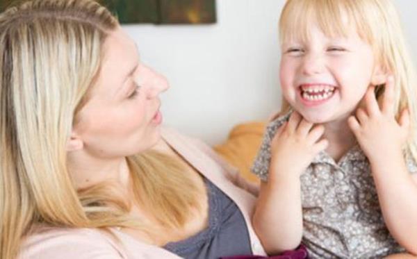 Dutton, "Okumak, yazmak, tuvalete girmek gibi nazik olmak da retilmesi gereken bir eydir" diyen ve bu konuda bir proje yrten Richard Weissbourd'un nazik ocuk yetitirmek iin nerilerini sralad: