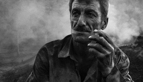 Efkr : Bir dier oul olma durumu da bu kelimede karmza kyor. Fikir'in oulu. Yani efkrlym diyen kii aslnda kederliyim, dertliyim deil dnceliyim diyor, biz onu yanl anlyoruz.