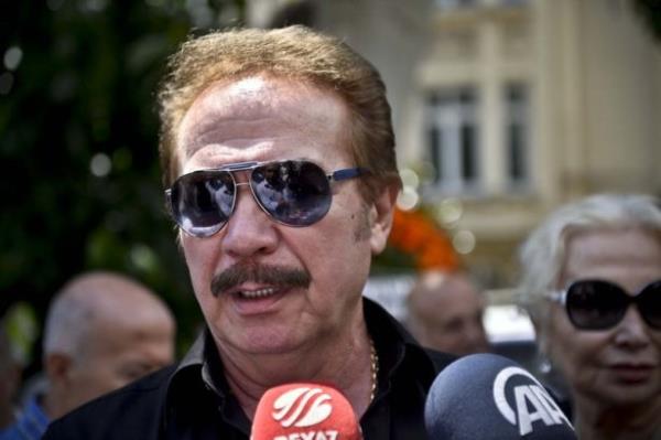 <p><b>Televizyon ve mzik dnyasnn nemli isimlerinin yalarn renince ok aracaksnz...</b></p>  Orhan Gencebay 1944 doumlu