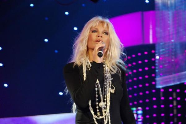 Ajda Pekkan 1946 doumlu