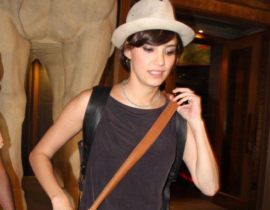 Nehir Erdoan 1980 doumlu