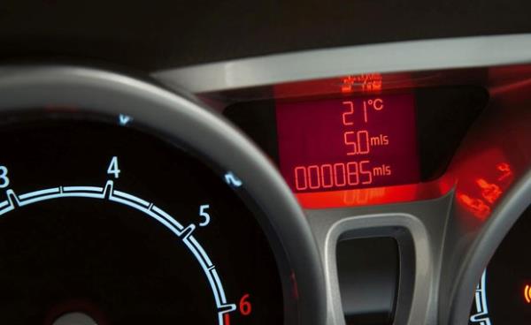 Ana yollarda yol bilgisayarn kullanmak sabit hzda kalmanz salayarak her damlann hakkn verecektir.