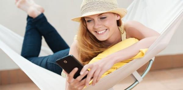 <p><b>Olaylardan haberdar olun</b></p>    phesiz tatilde beyninizin dinlenmesi ok nemli ama bu dnyadan kopacanz anlamna da gelmesin. Tatilde rnein her gn bir gazete okumaya dikkat edin. nternetten lkedeki ve dnyadaki gelimeleri takip edin. Olaylardan haberdar olun. Dnnz iin de uyum srecinizi kolaylatracak bir unsur.