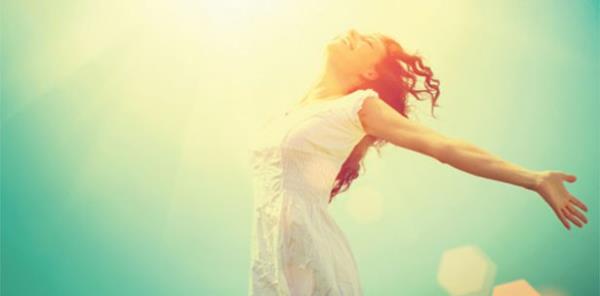 <p><b>Zinde hissedin</b></p>    Tatilde vcudunuzun dinlendiini fark etmeye aln. Vcudunuzdan geri bildirim aln. Normalde egzersiz ve spor yapyorsanz, tatilde de bu alkanlnz srdrn. Vcudunuzu tatil diye salvermeyin. Aksi halde i dn yeniden youn alma temposu sizi bekledii iin dinlenmemi ve hamlam bir vcutla ie balamak skntlar beraberinde getirebilir.