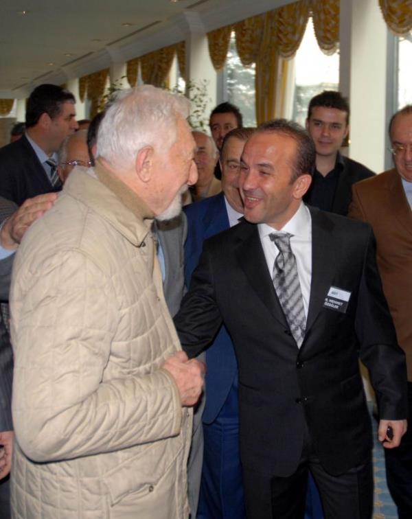 Beikta Divan Kurulu Bakanlk seiminde Sleyman Seba ile Mehmet zdilek sohbet ett.  03/03/2007