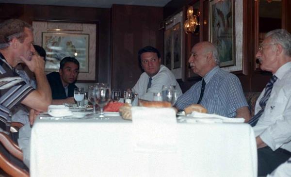 Beikta Bakan Sleyman Seba, yneticiler Tankut Din, Fahrettin Curolu ve Hasan Arat ile Menajer Kadir Akbulut, Antrenr Hans Peter Briegel ile biraraya geldi.  19/07/1999