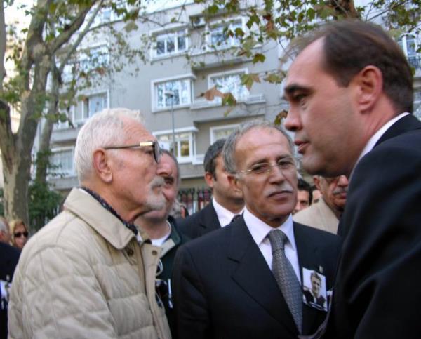 Beikta'n unutulmaz futbolcularndan, "Volec eref" lakapl eref Grkey, stanbul'da topraa verildi.  11/11/2004