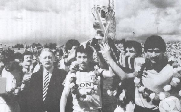 Milne ynetimindeki Beikta, ilk iki sezonunda ligi 2. bitirdi. Ligde ampiyonluun gelmemesi nedeniyle Milne stnde bask olusa da bakan Sleyman Seba devam karar ald. 1989'dan itibaren ise Beikta frtna gibi esmeye balad. 1989-90, 1990-91 ve 1991-92 olmak zere  sezon st ste lig ampiyonluu kazanld.