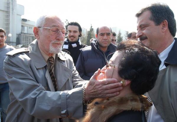 Glck Beiktallar Derne, Beikta'n kurucularndan Ahmet Fetgeri Aseni adna alan parka fidan dikti.  05/04/2005