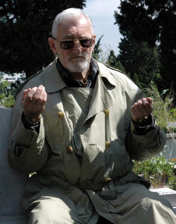 Hakk Yeten, vefatnn 17. Ylnda anld.  16/04/2006