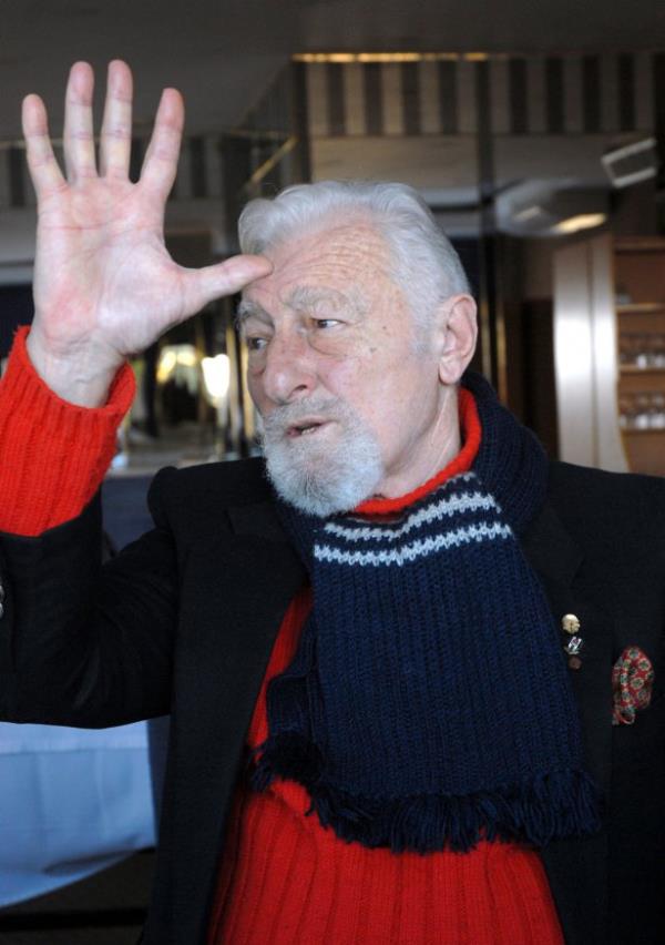 Sleyman Seba, anakkale Beiktallar Derne bakan ile bir araya geldi.  25/01/2008