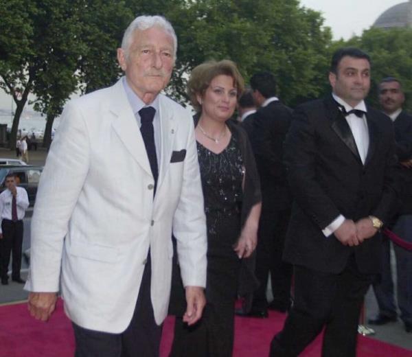 Beikta'n ampiyonluk balosu BJK nn Stad'nda yapld.  21/06/2003