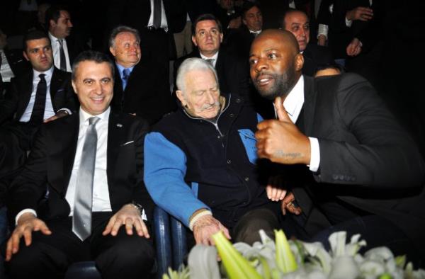 Beikta Jimnastik Kulb'nun 110. Yl Kutlamalar kapsamnda, BJK nn Stad'nda yaplan kutlamaya Sleyman Seba ve Pascal Nouma da katld.  19/03/2013