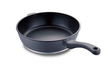 Yeni bir tava satn aldnzda ilk nce iinde bir miktar sirke kaynatn. Bu ilem ilerde kzartmalarnzn tavaya yapmasn nleyecektir.