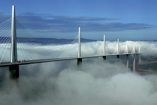 Millau Viaduct, Fransa  <br>Yapm yl: 2004</br>