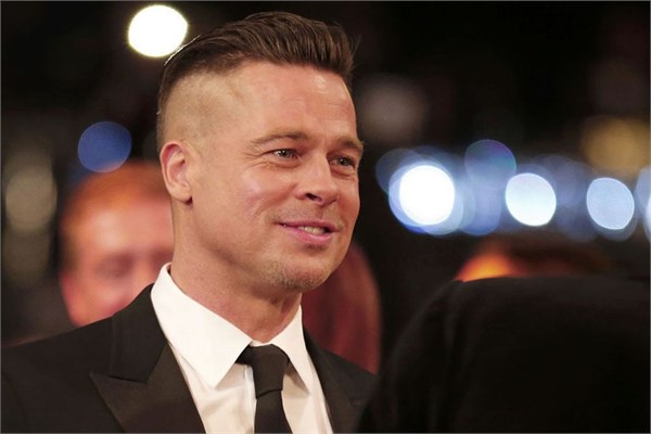 1997'de 'Tibet'te 7 Yl' adl filmde ald rol dolaysyla Pitt'in in'e girmesi yasaklanmt.