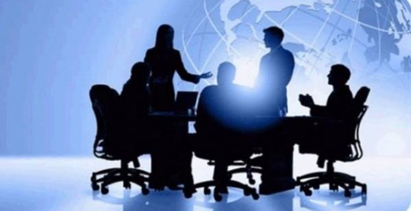 <br>ASLAN BURCU </br>  Otorite kurmay seven karakteri ile aslan burcu insanlar, ynetimin kendi elinde olduu ilerde baarl olurlar.