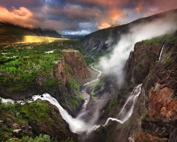 Voringfossen elalesi, Norve
