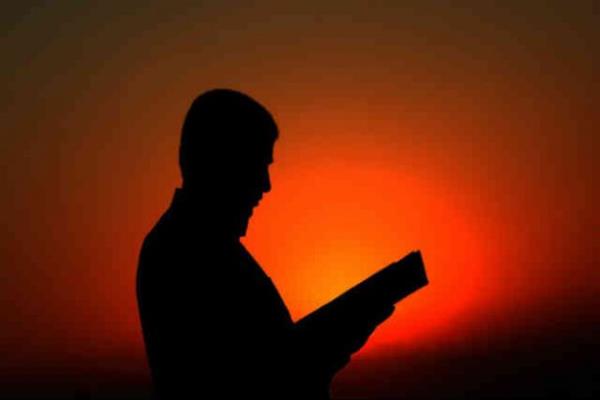 36- Bakasna yaplan bir ktlk veya hakszla glp geen, ama kendisine yapldnda isyan eden, egoist, bencil, mark, azgn, akn, benmerkezci, huysuz adam...