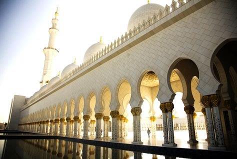 23- Allah'a, kitaba, peygambere ve kutsala hakaret edenler.