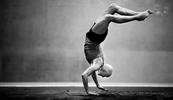 <br><b>SPOR AKSYON NCLK DL</b></br>  Peter Holgersson, sve  <br>19 Aralk 2013, Liding, sve</br>  Son kemoterapi tedavisinden sonra kendini daha iyi hisseden Nadja... Heptatlon dalnda yaran sveli atlet Nadja Casadei, 2013 yaznda lenf kanseri tehisi konulmadan nce, Dnya ve Avrupa ampiyonalarna katlmt. Casadei, azimli bir ekilde atletik kariyerine devam etti ve hastalnn tedavisi srasnda da egzersiz programn srdrd. Casadei, kemoterapi tedavisi grd dnemde diyetine ve itiklerine dikkat etti ve 2016 Rio de Janerio Olimpiyatlar'na katlmay deneyeceine dair niyetini aklad.