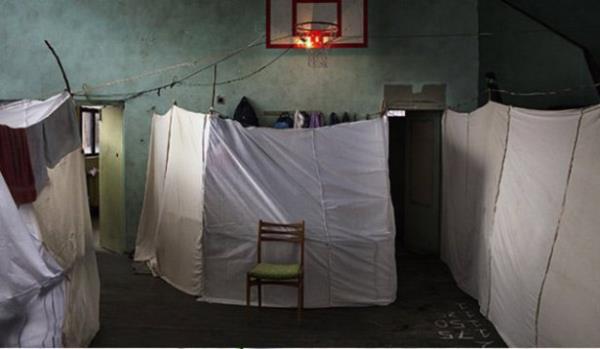 <br><b>BRNCLK DL</b></br>  Alessandro Penso, talya, OnOff Picture  <br>21 Kasm 2013, Sofya, Bulgaristan</br>  Bulgaristan, Sofya'daki terk edilmi bir okulun spor salonunda Eyll 2013'te