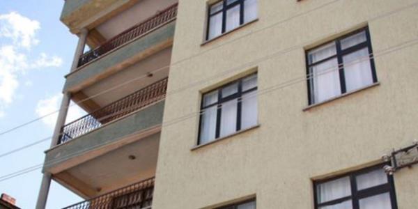 Yurt ii ve yurt dndan birok kii aryor ama kesinlikle satmyorum ve satmayacam. ocuklarma benden hatra brakmak istiyorum. Onlarn da bu arac satmalarn istemiyorum" diye konutu.