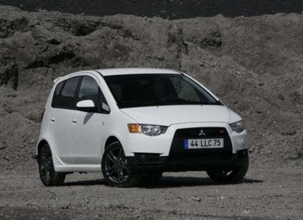 [B Segmenti HB Benzinli Manuel] Mitsubishi Colt 1.3 100 Km'de 5.0lt yak�t t�ketiyor.