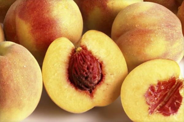 <b>eftali:</b> Yaz aylarnn favorilerinden biri olan eftali iyi bir lif, A vitamini ve potasyum kaynadr.