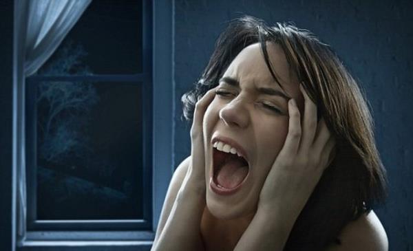 Engellendiimizi hisseder, konuamaz, barmaya alr ama baramayz.