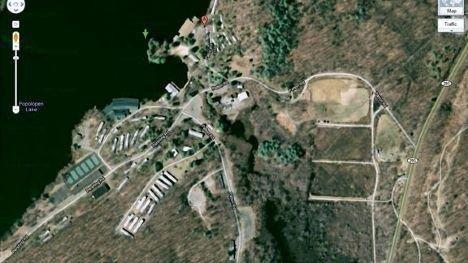 <p><b>Camp Buckner Askeri Akademisi</b></p>  Bir baka askeri alan olan Camp Buckner'in de sansrlenmesi hi de artc deil