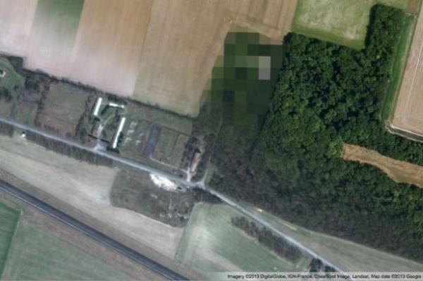 <p><b>REIMS-CHAMPANGE ASKER HAVASS, FRANSA</b></p>  Google'n ulaamad noktalardan biri de, Fransa'nn Reims blgesindeki askeri havass. Daha nce Fransa Hava Kuvvetleri tarafndan kullanlan s, gnmzde NATO'ya hizmet veriyor.