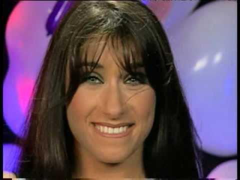 <p><b>Rengin </b></p>  Sezen Aksu'nun vokalistliini yapt, ardndan 1996 ylnda 'Aldatldk' arksyla parlad. Sezen Aksu'nun destei ve birka para ile kn srdrd. Daha sonra o da dierleri gibi unutulanlar kervanna katld ve evlenip Bursa'ya tand.