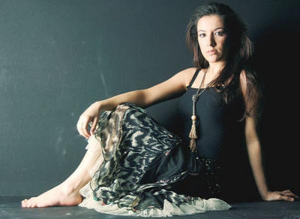 <p><b>rem</b></p>  Bir internet fenomeni olarak nlendi. "Hayalet Sevgilim" arksna patlad. Tk rekoru kran arksna klip eken rem'in hreti ok srmedi ve kaybolup gitti.