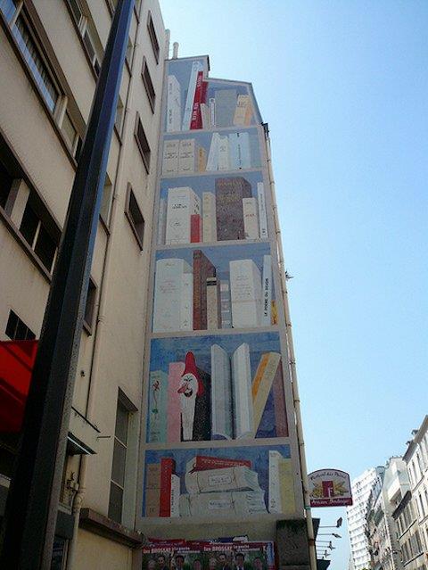 Paris'te bir bina duvar. Silinmeye balam olmasna ramen, hala ok gzel.