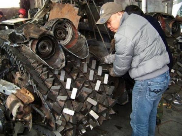 Dnyann en ok reten ulusu olan inliler, sonunda ev yapm tank retmeyi de baard.