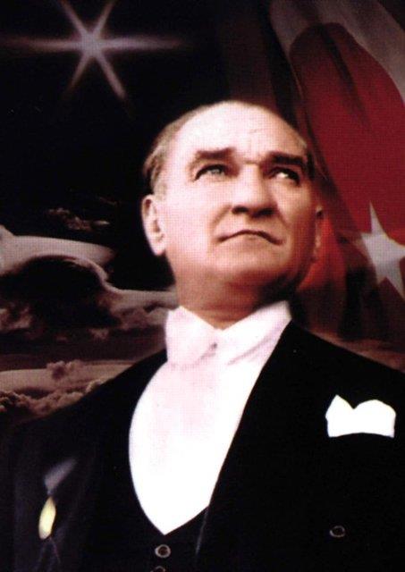 lk Cumhurbakan olan Mustafa Kemal Atatrk iin...