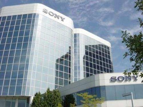 Sony Dnyann en byk elektronik markasnn 'Sonus? ve 'Sonny? kelimelerinden tretilmitir. 'Sonus? latince 'ses? anlamna gelirken, 'sonny? de American argosunda 'parlak gen? anlamndadr.