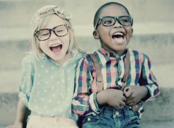 ocuklar birbirlerini taklit ederek tahmin edebileceinizden daha ok ey renir.