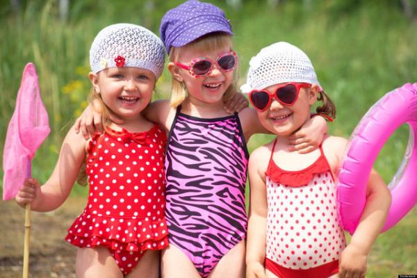 Evdeki davran biimi anne ve babasndan kabul grrken aynsn arkadalarndan kabul grmeyince baka bir taktik deneyecek kadar gzlem yapabilirler.